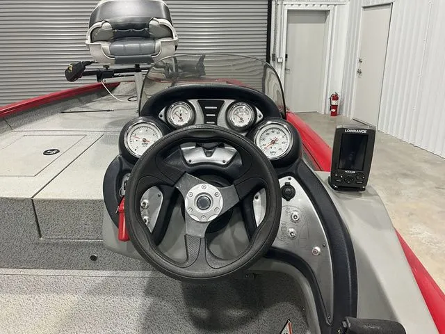 Slide: The Image of Tracker Pro Team 175 2017 - 6