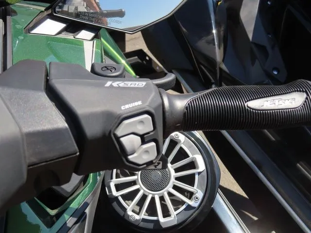 Slide: The Image of Kawasaki ULTRA 160LX 2025 - 7