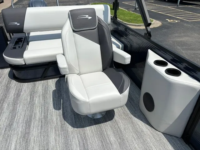 Slide: The Image of Bennington 22 SSB / YAMAHA VF150 2026 - 14