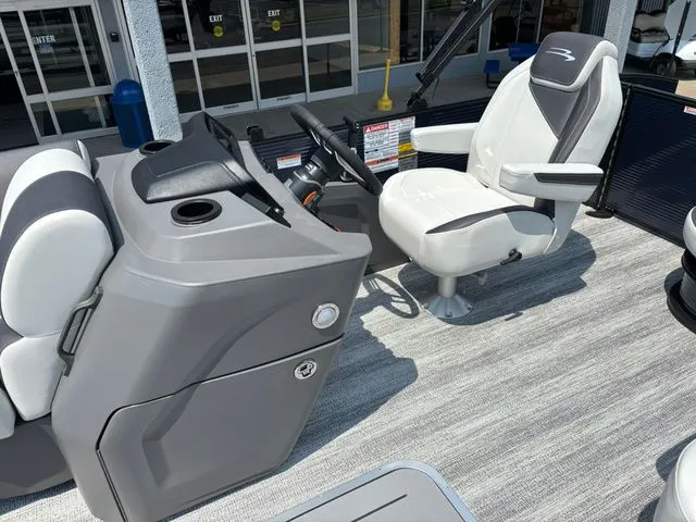 Slide: The Image of Bennington 22 SSB / YAMAHA VF150 2026 - 15