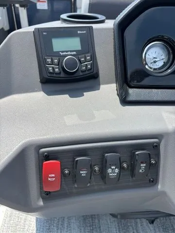 Slide: The Image of Bennington 22 SSB / YAMAHA VF150 2026 - 18