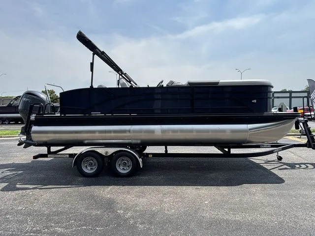 Slide: The Image of Bennington 22 SSB / YAMAHA VF150 2026 - 4