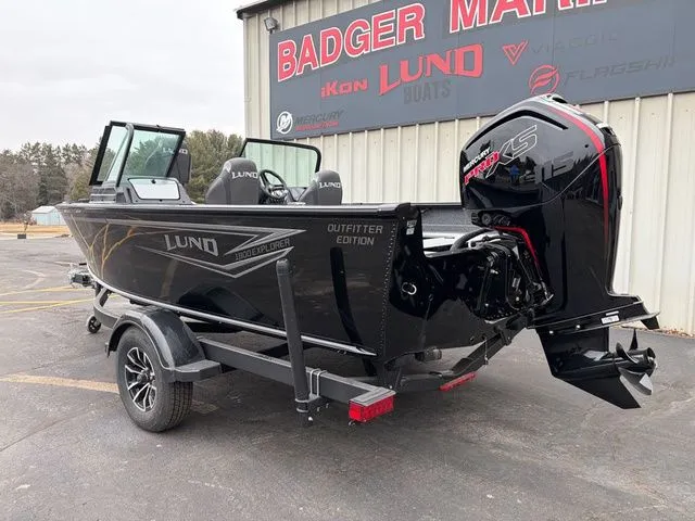 Slide: The Image of Lund 1800 Explorer Sport 2026 - 10