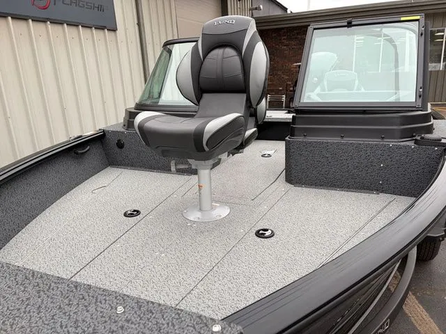 Slide: The Image of Lund 1800 Explorer Sport 2026 - 12