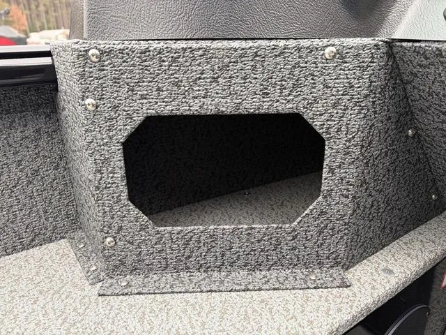 Slide: The Image of Lund 1800 Explorer Sport 2026 - 23