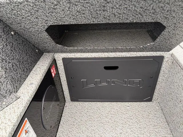 Slide: The Image of Lund 1800 Explorer Sport 2026 - 24