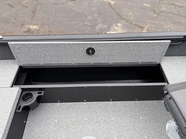 Slide: The Image of Lund 1800 Explorer Sport 2026 - 27