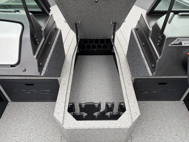 Slide: The Image of Lund 1800 Explorer Sport 2026 - 32