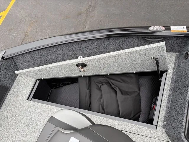 Slide: The Image of Lund 1800 Explorer Sport 2026 - 33