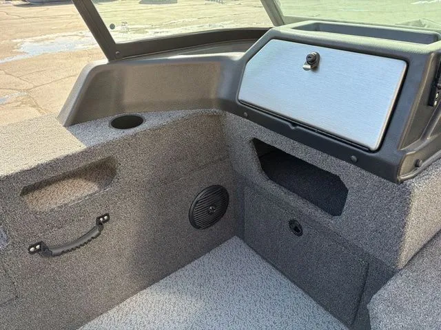 Slide: The Image of Lund 1775 Impact XS Sport 2025 - 11