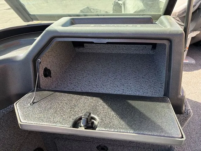 Slide: The Image of Lund 1775 Impact XS Sport 2025 - 12