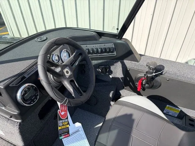 Slide: The Image of Lund 1775 Impact XS Sport 2025 - 3