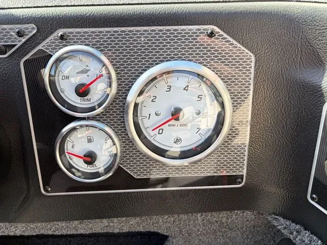 Slide: The Image of Lund 1775 Impact XS Sport 2025 - 6