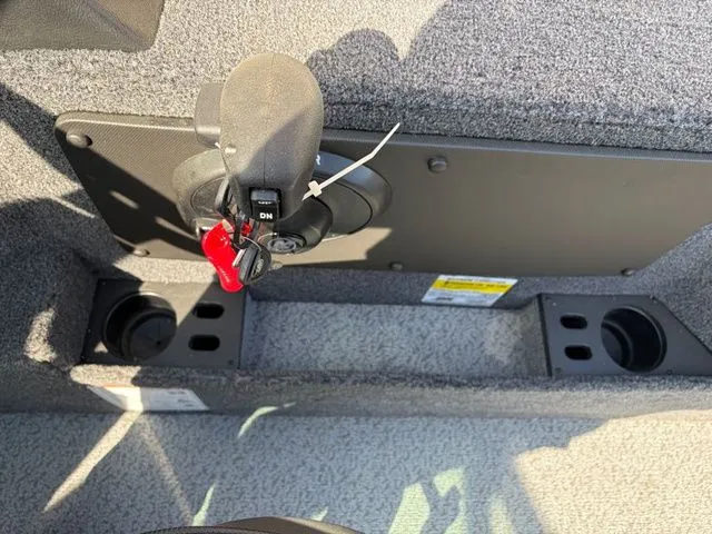 Slide: The Image of Lund 1775 Impact XS Sport 2025 - 8