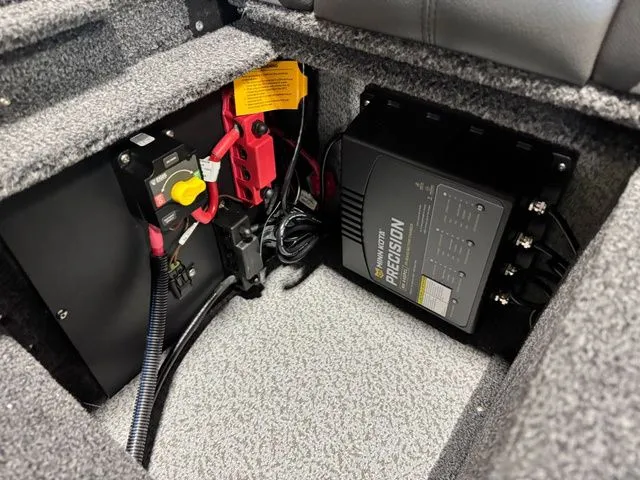 Slide: The Image of Lund Impact XS 1875 Sport 2025 - 15