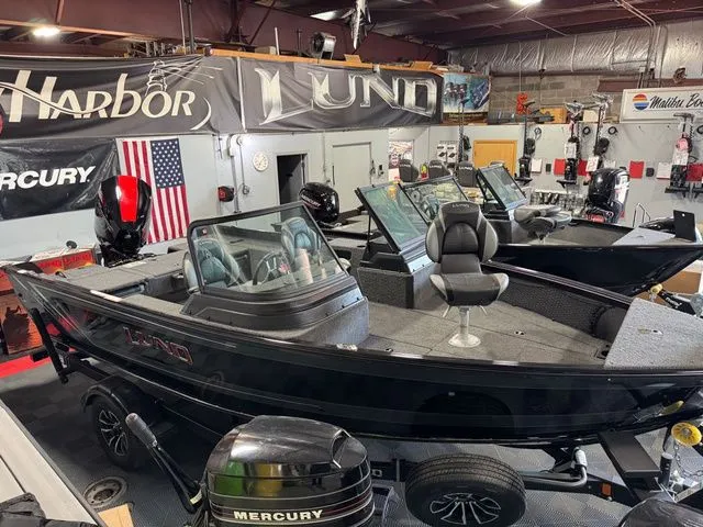 Slide: The Image of Lund Impact XS 1875 Sport 2025 - 3