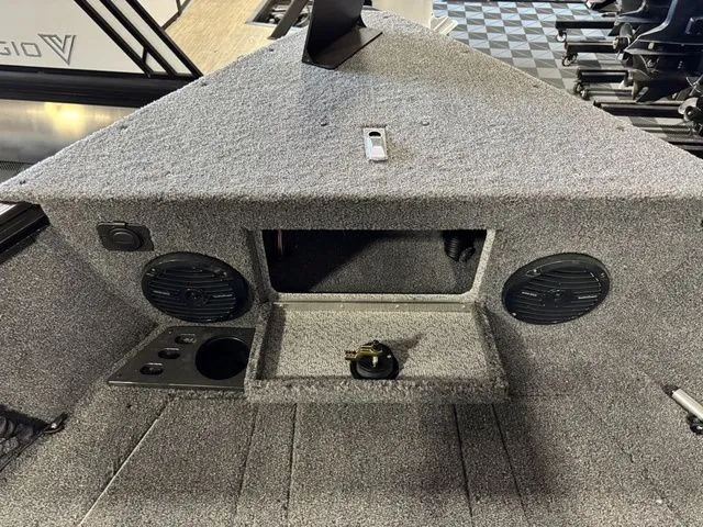 Slide: The Image of Lund Impact XS 1875 Sport 2025 - 4