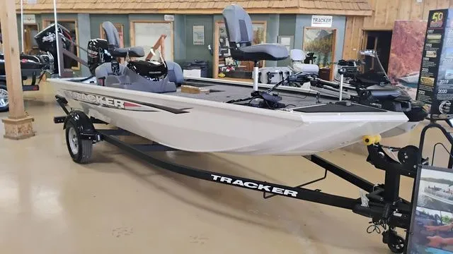 The Image of Tracker Pro 170 2026 - 1