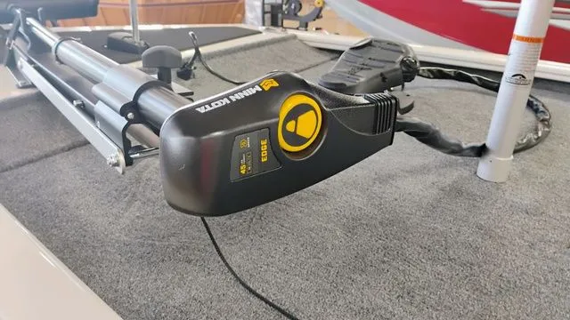 Slide: The Image of Tracker Pro 170 2026 - 27