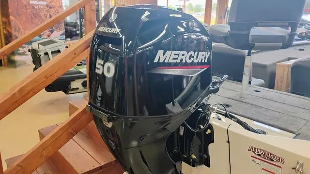 Slide: The Image of Tracker Pro 170 2026 - 32