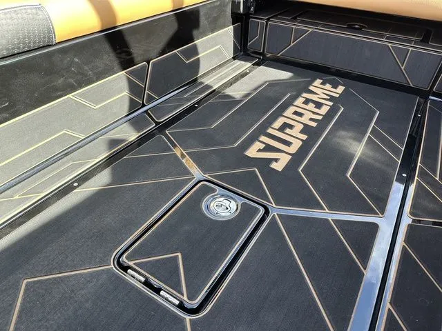 Slide: The Image of Supreme S240 2026 - 25