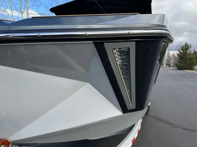 Slide: The Image of Nautique Super Air Nautique G25 2026 - 15