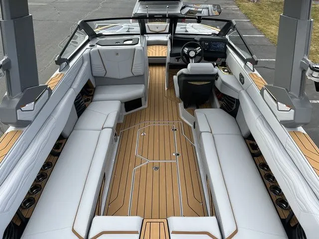 Slide: The Image of Nautique Super Air Nautique G25 2026 - 17