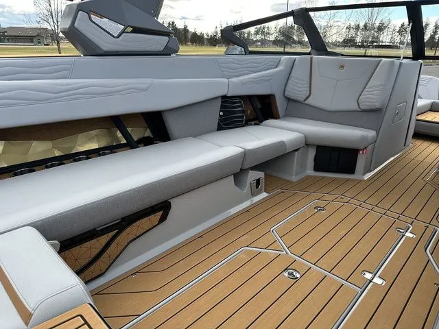 Slide: The Image of Nautique Super Air Nautique G25 2026 - 22