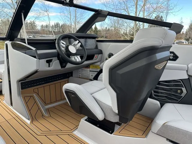 Slide: The Image of Nautique Super Air Nautique G25 2026 - 31