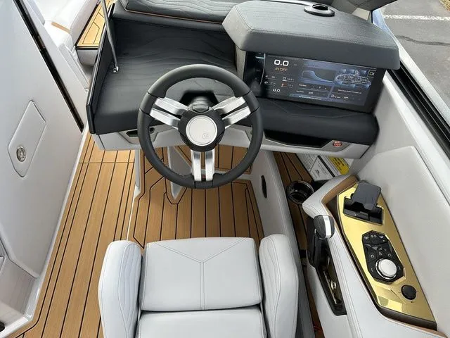 Slide: The Image of Nautique Super Air Nautique G25 2026 - 32