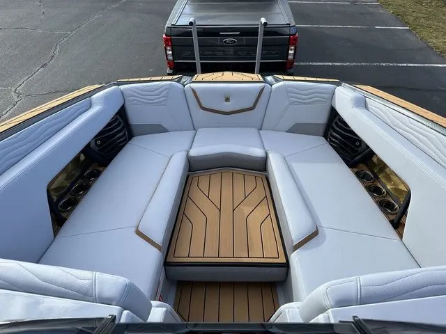 Slide: The Image of Nautique Super Air Nautique G25 2026 - 34