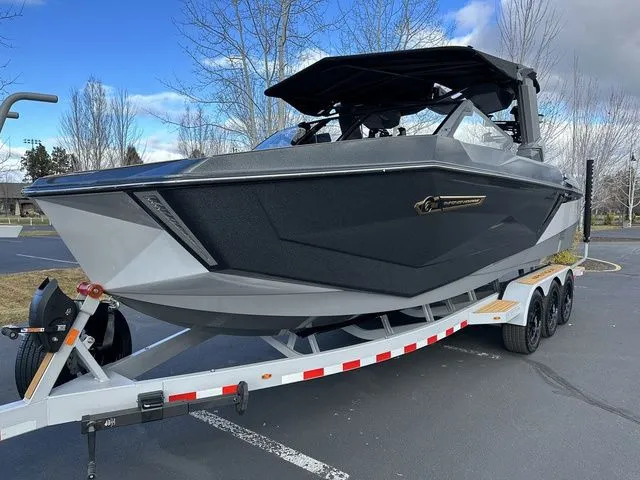 Slide: The Image of Nautique Super Air Nautique G25 2026 - 8