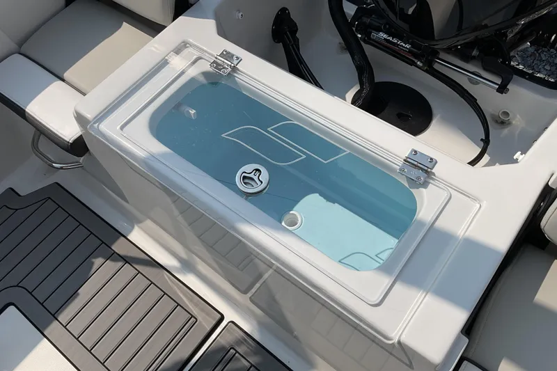 Slide: The Image of Livewell on 2025 Starcraft SVX 191 OB CC boat, featuring sleek design and functionality. - 18