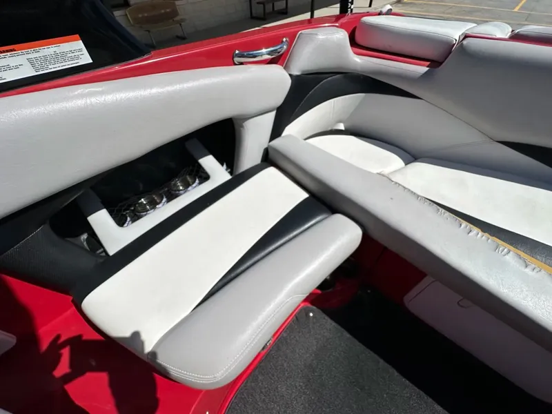 Slide: The Image of Tigé 22Ve 2011 - 10