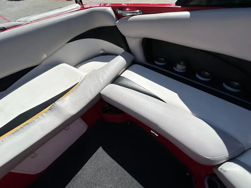 Slide: The Image of Tigé 22Ve 2011 - 12