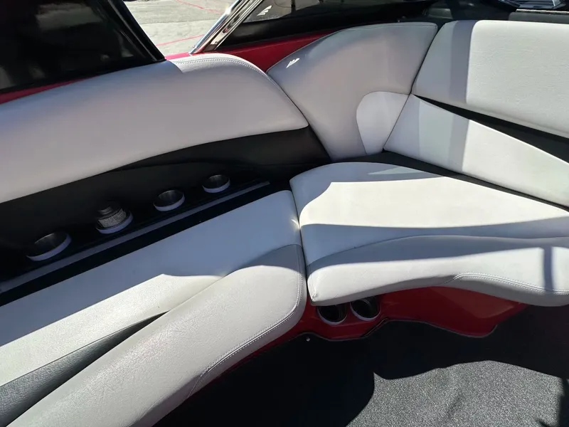 Slide: The Image of Tigé 22Ve 2011 - 13