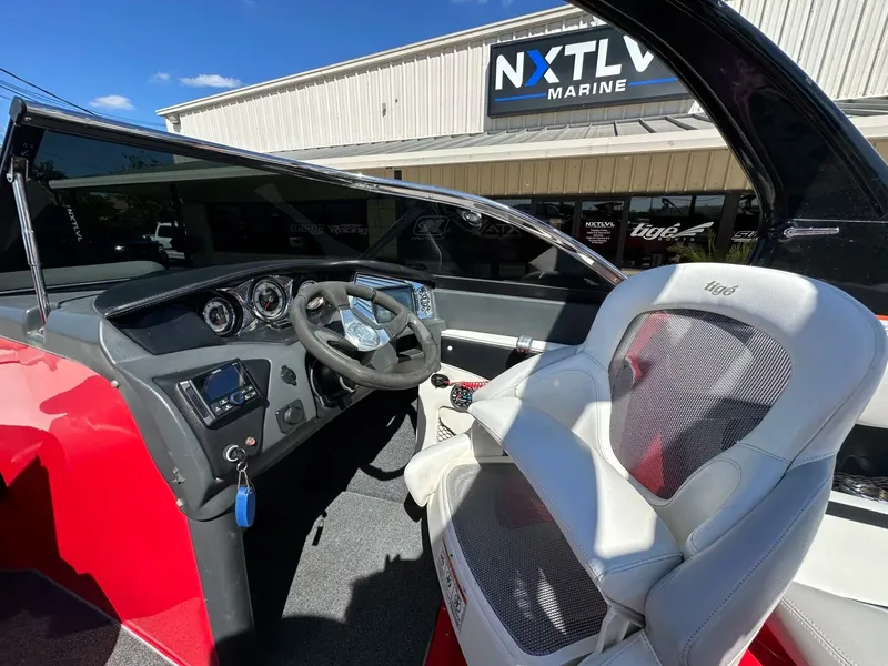 Slide: The Image of Tigé 22Ve 2011 - 15