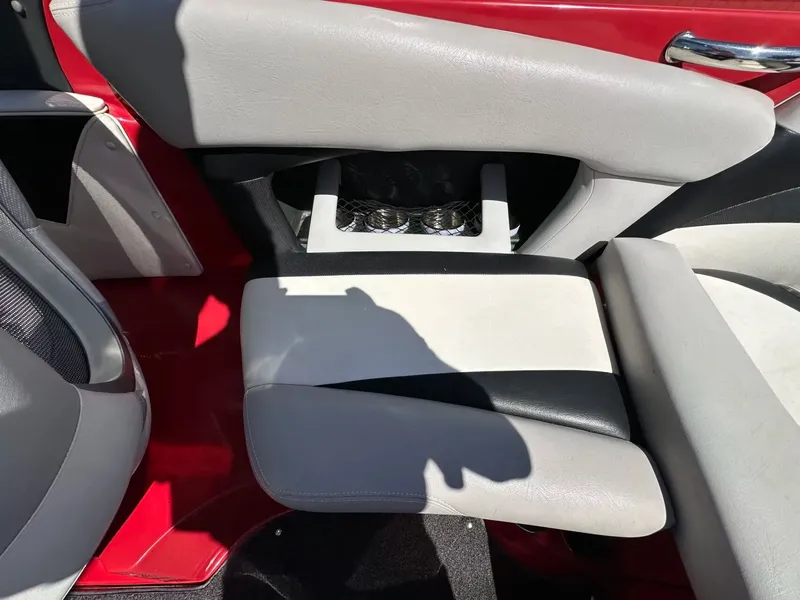 Slide: The Image of Tigé 22Ve 2011 - 16