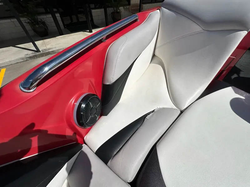 Slide: The Image of Tigé 22Ve 2011 - 21