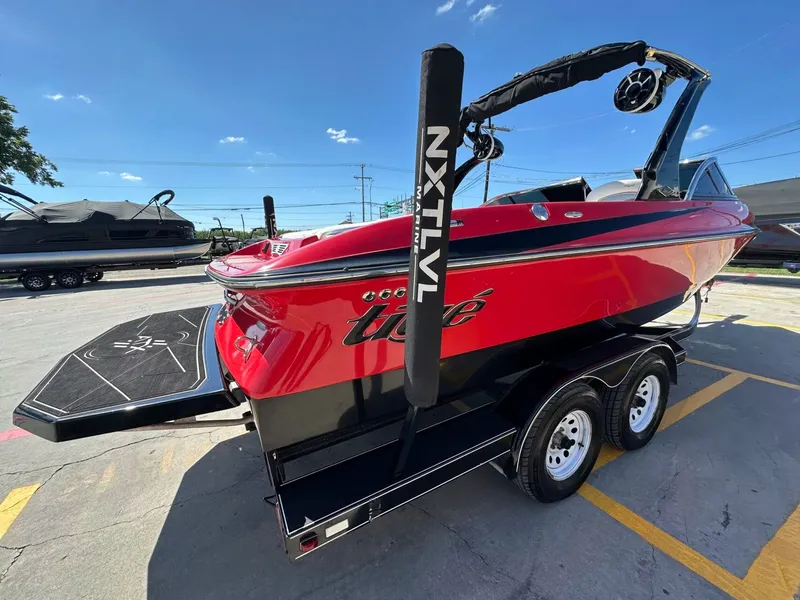 Slide: The Image of Tigé 22Ve 2011 - 4