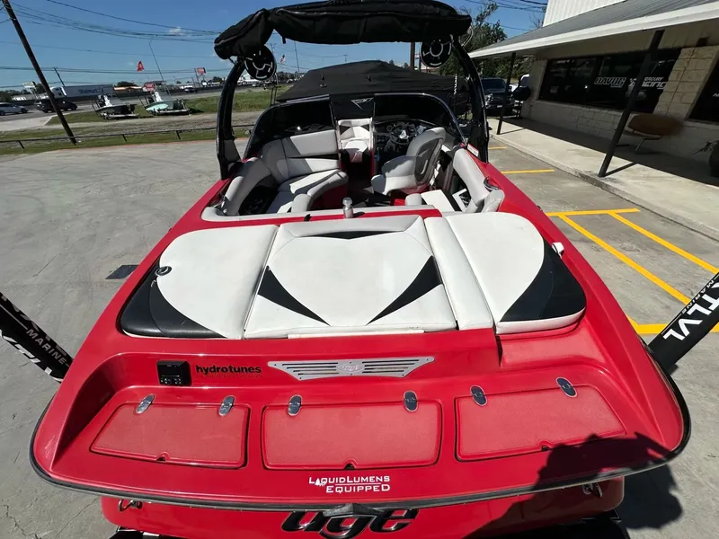 Slide: The Image of Tigé 22Ve 2011 - 9