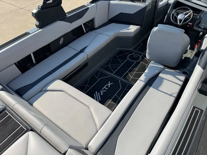 Slide: The Image of Tigé 24 TYPE-S 2023 - 10