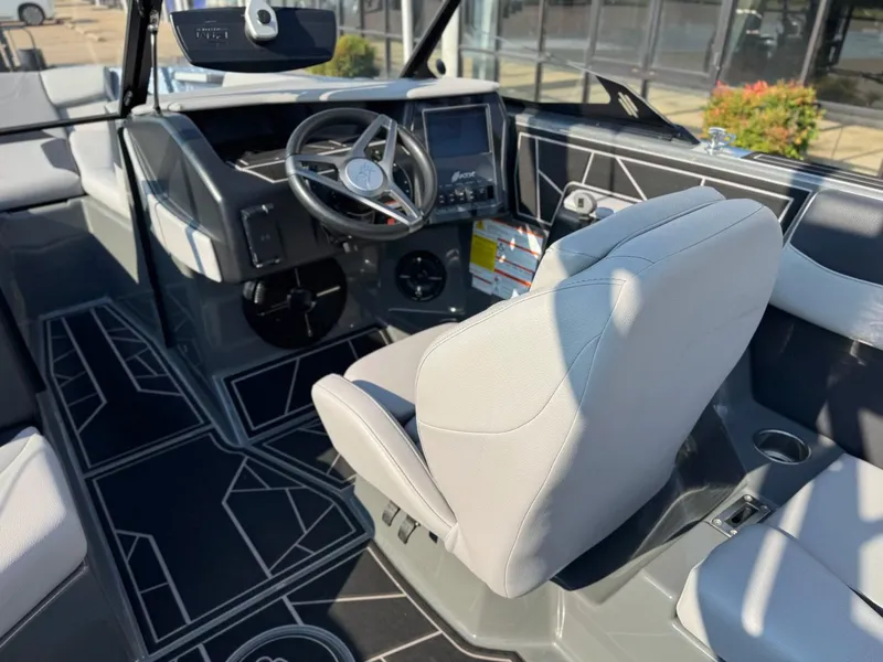 Slide: The Image of Tigé 24 TYPE-S 2023 - 14