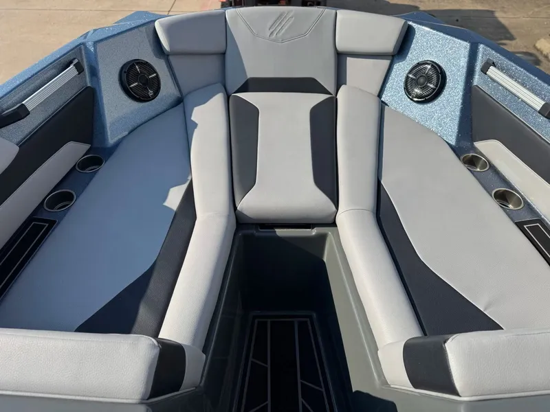 Slide: The Image of Tigé 24 TYPE-S 2023 - 16