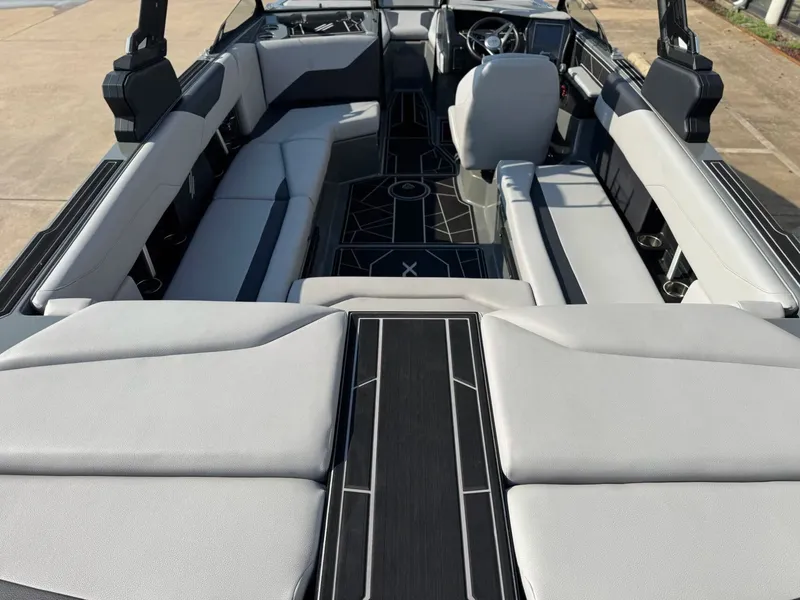 Slide: The Image of Tigé 24 TYPE-S 2023 - 7