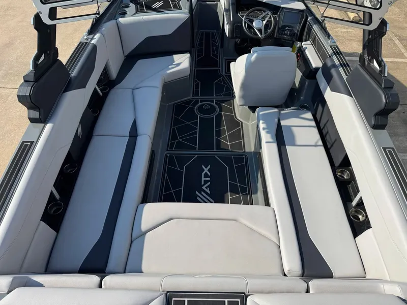 Slide: The Image of Tigé 24 TYPE-S 2023 - 8