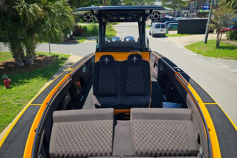 Slide: The Image of 2016 Statement 380 Open boat interior with luxurious seating and modern design. - 21