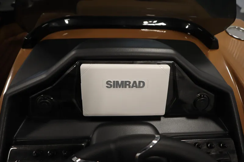 Slide: The Image of Dashboard of 2026 Bentley Pontoons Elite 223 Admiral Tri-toon with Simrad display. - 22