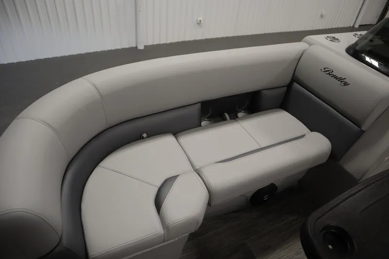 Slide: The Image of Interior of the 2026 Bentley Pontoons Elite 223 Swingback. - 14