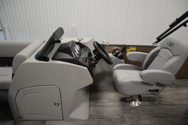 Slide: The Image of Interior of Bentley Pontoons Elite 223 Swingback 2026. - 17